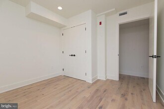 2431 Frankford Ave in Philadelphia, PA - Building Photo - Building Photo