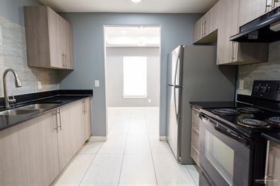 8 W Harrison Ave in Alton, TX - Building Photo - Building Photo