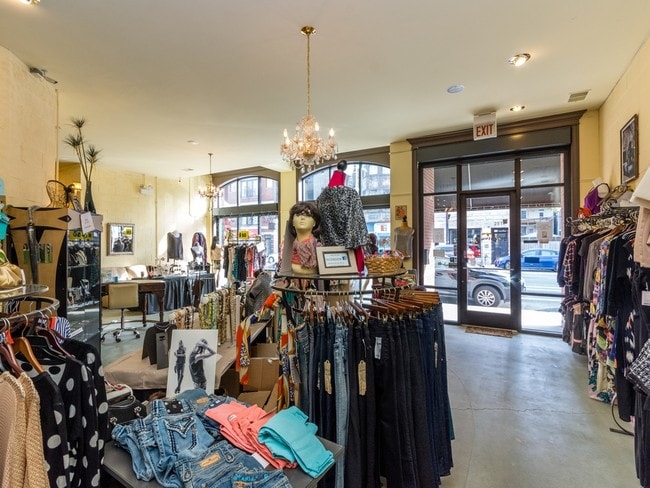 2514 N Halsted St in Chicago, IL - Building Photo - Interior Photo