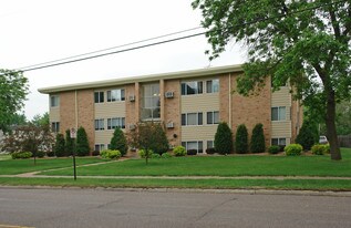 9920 Nicollet Ave in Bloomington, MN - Building Photo