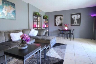 2120 NE 168th St in North Miami Beach, FL - Building Photo - Building Photo