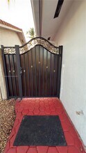 4254 SW 161st Pl in Miami, FL - Foto de edificio - Building Photo