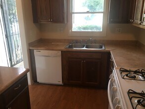 2184 Wellington Cir in Lithonia, GA - Building Photo - Building Photo