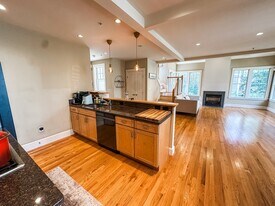 15 York Pl, Unit 5 in Cambridge, MA - Building Photo