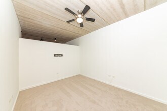 630 N Franklin St, Unit 704 in Chicago, IL - Foto de edificio - Building Photo