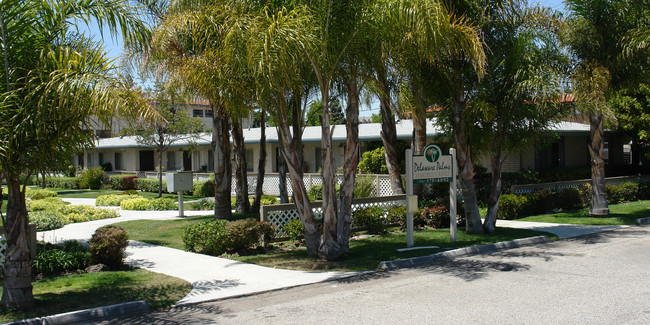 Delaware Street Apartments in Huntington Beach, CA - Building Photo - Building Photo