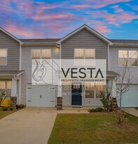 30 Benedict Ln in Weaverville, NC - Building Photo