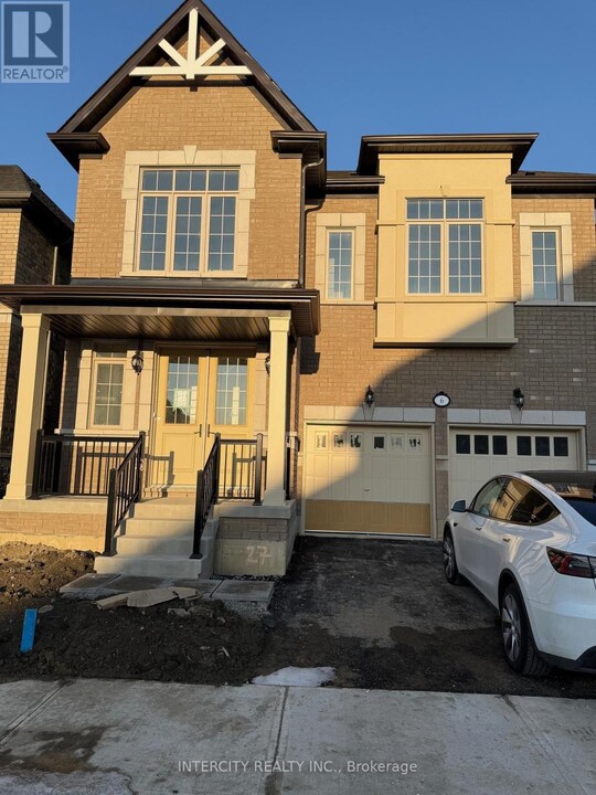 6 Keyworth Cres in Brampton, ON - Building Photo