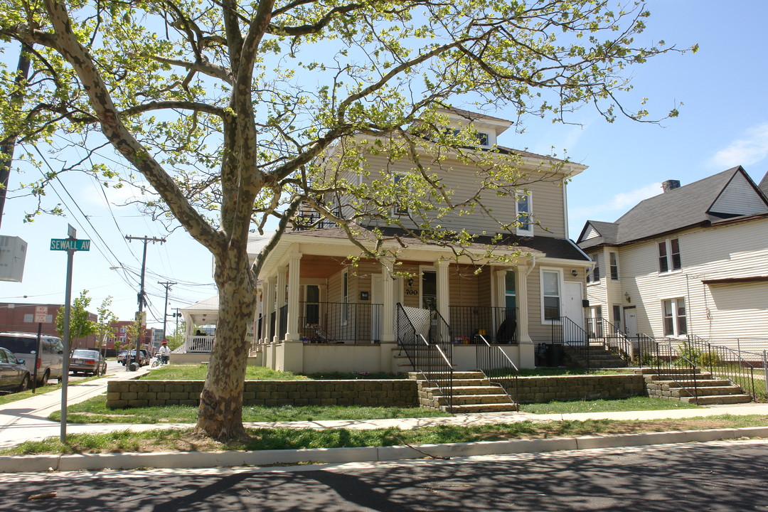 520 Sewall Ave in Asbury Park, NJ - Building Photo