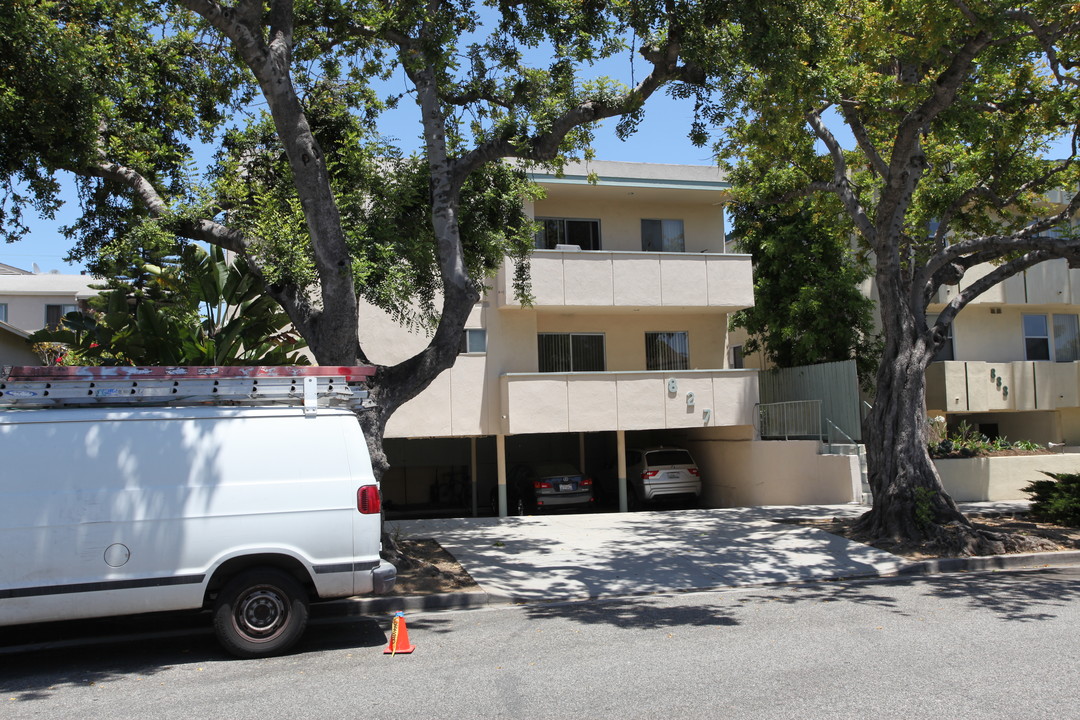 827 10th St in Santa Monica, CA - Building Photo