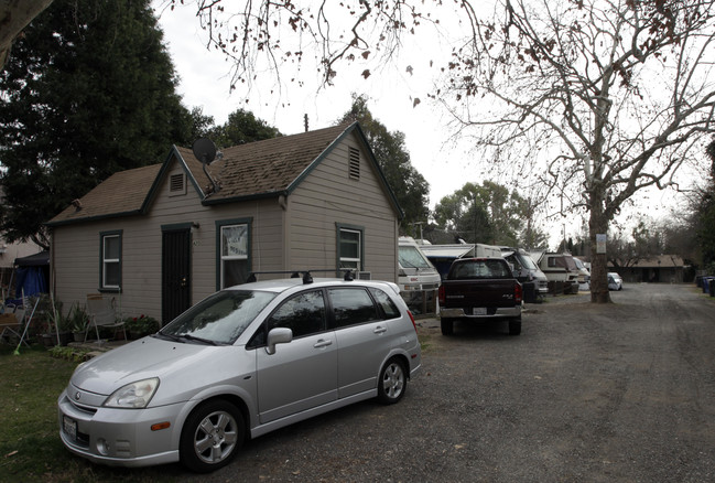 420 Cleveland Ave in Sacramento, CA - Foto de edificio - Building Photo