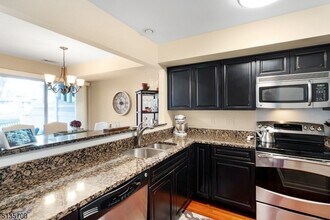 75 Bentley Ct in Bedminster, NJ - Building Photo - Building Photo