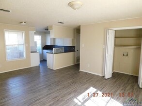 605 Circle Dr in Hallsville, TX - Building Photo - Building Photo