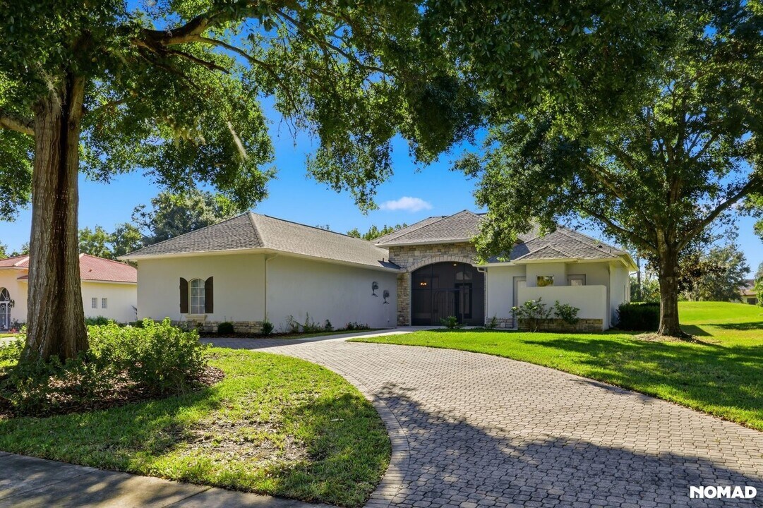 6109 Spinnaker Loop in Lady Lake, FL - Building Photo