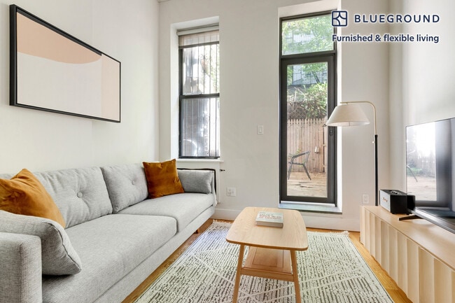 515 W 47th St