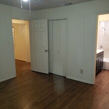 908 Porter St in Taylor, TX - Building Photo - Building Photo