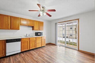 224 Crossing Dr in Normal, IL - Building Photo - Building Photo