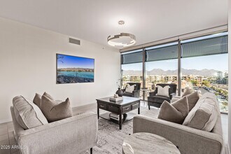 7180 E Kierland Blvd in Scottsdale, AZ - Building Photo - Building Photo