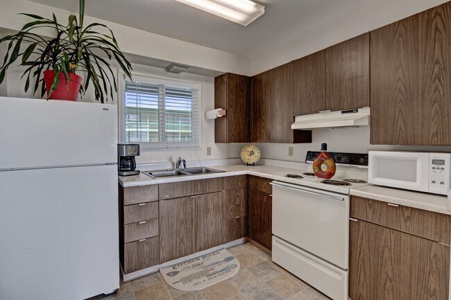 Bay Arms in Kenai, AK - Building Photo - Building Photo