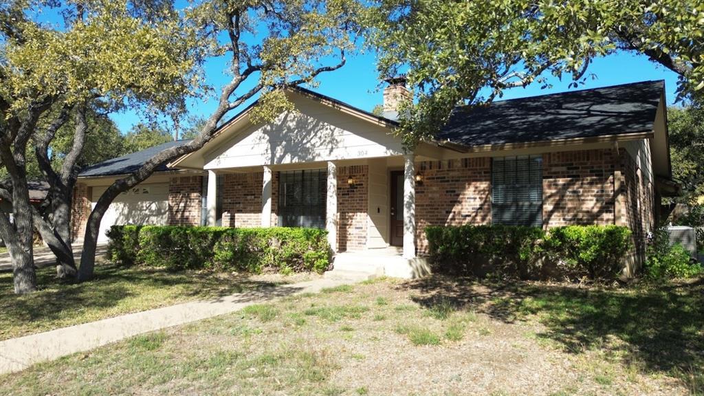 304 S Kings Canyon Dr in Cedar Park, TX - Building Photo