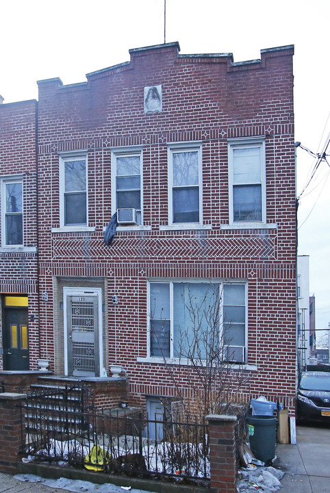 123 Bay 37th St in Brooklyn, NY - Building Photo