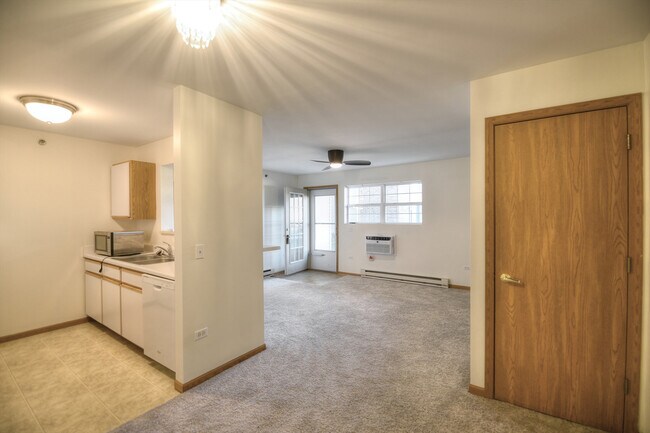 410 Cunat Blvd in Richmond, IL - Building Photo - Building Photo