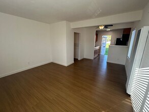 3126 Nimitz Blvd in San Diego, CA - Building Photo - Building Photo