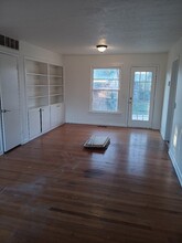 2300 Carlton Way in The Village, OK - Foto de edificio - Building Photo