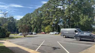 27 Hege Drive in Lexington, NC - Foto de edificio - Building Photo