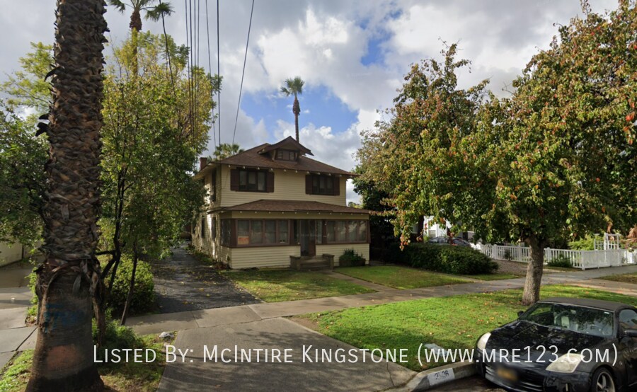 2726 5th St-Unit -4 in Riverside, CA - Building Photo