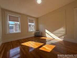 5 Vinal St, Unit 7 in Boston, MA - Foto de edificio - Building Photo