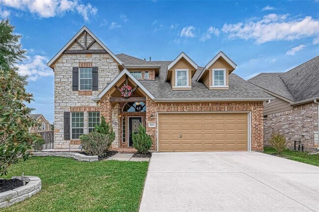 property at 3207 Fairmont Hills Ln