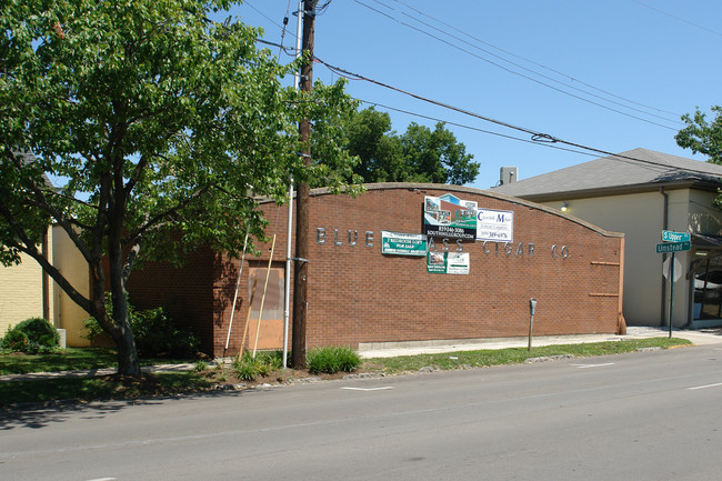 420 Lawrence St in Lexington, KY - Foto de edificio - Building Photo