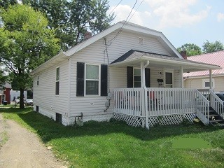 2129 4th Ct in Cuyahoga Falls, OH - Foto de edificio
