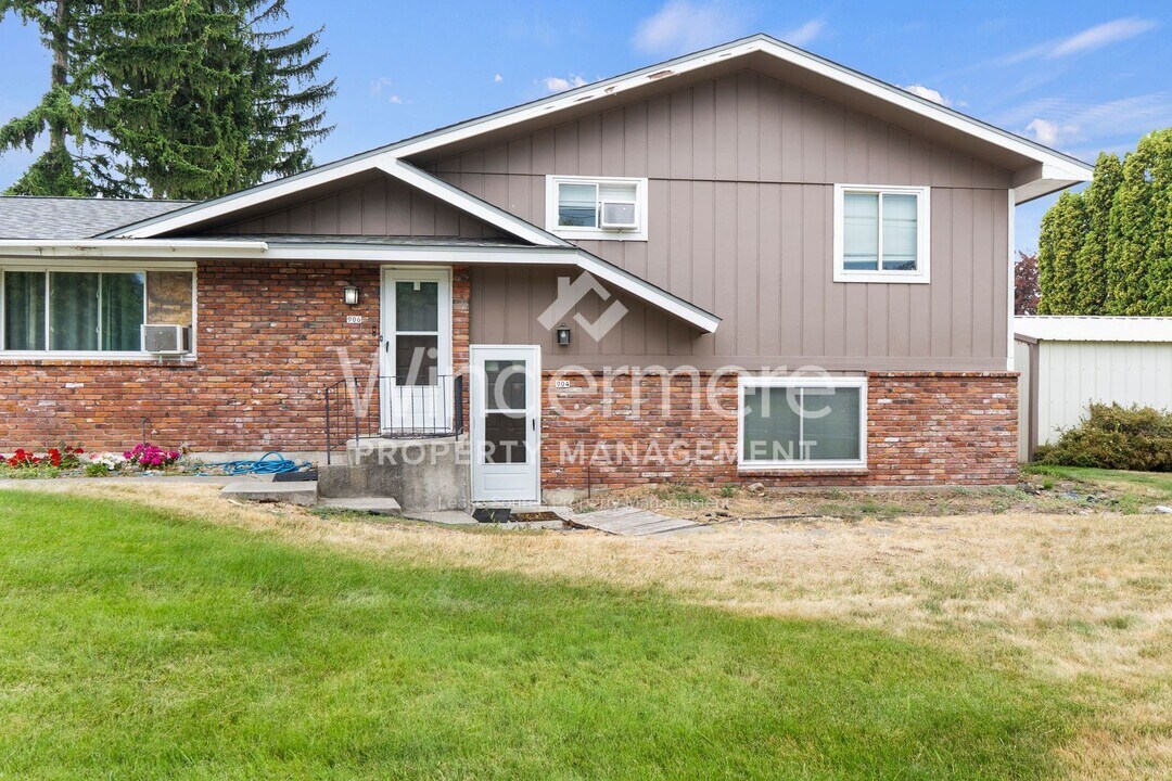 904 S McDonald Rd in Spokane Valley, WA - Foto de edificio