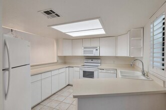 16739 E El Lago Blvd in Fountain Hills, AZ - Building Photo - Building Photo