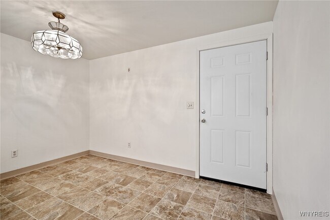 335 Sundridge Dr in Buffalo, NY - Building Photo - Building Photo