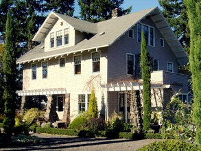 400 NE 62nd Ave in Portland, OR - Foto de edificio - Building Photo