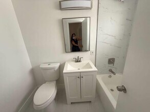 811 E Broward Blvd in Fort Lauderdale, FL - Building Photo - Building Photo