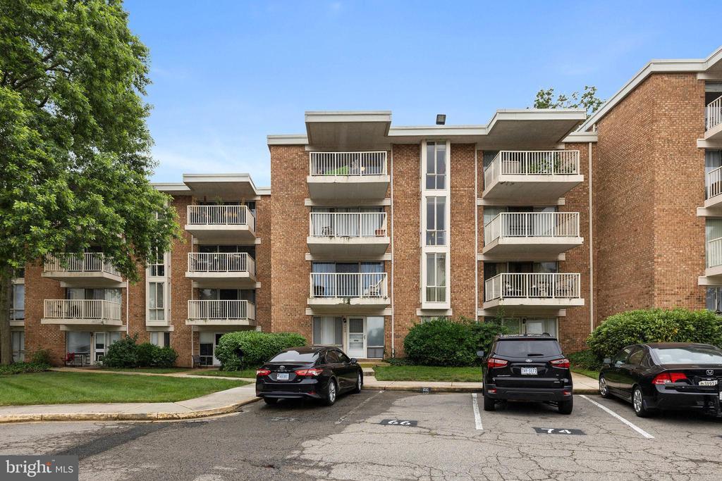 2605 Huntington Ave in Alexandria, VA - Building Photo