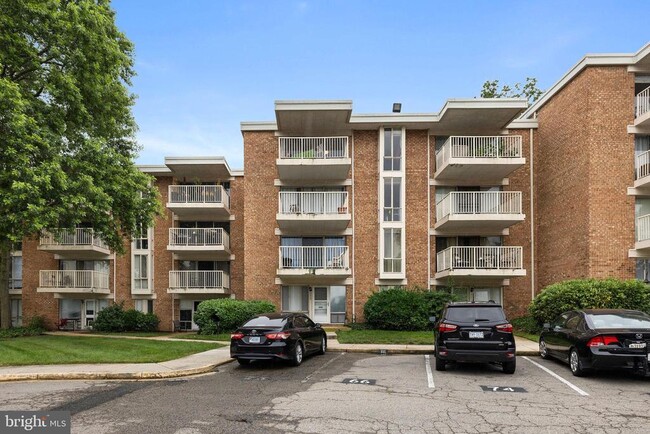 property at 2605 Huntington Ave