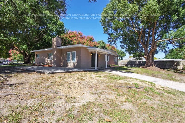 1333 Pleasantview Dr in Apopka, FL - Foto de edificio - Building Photo
