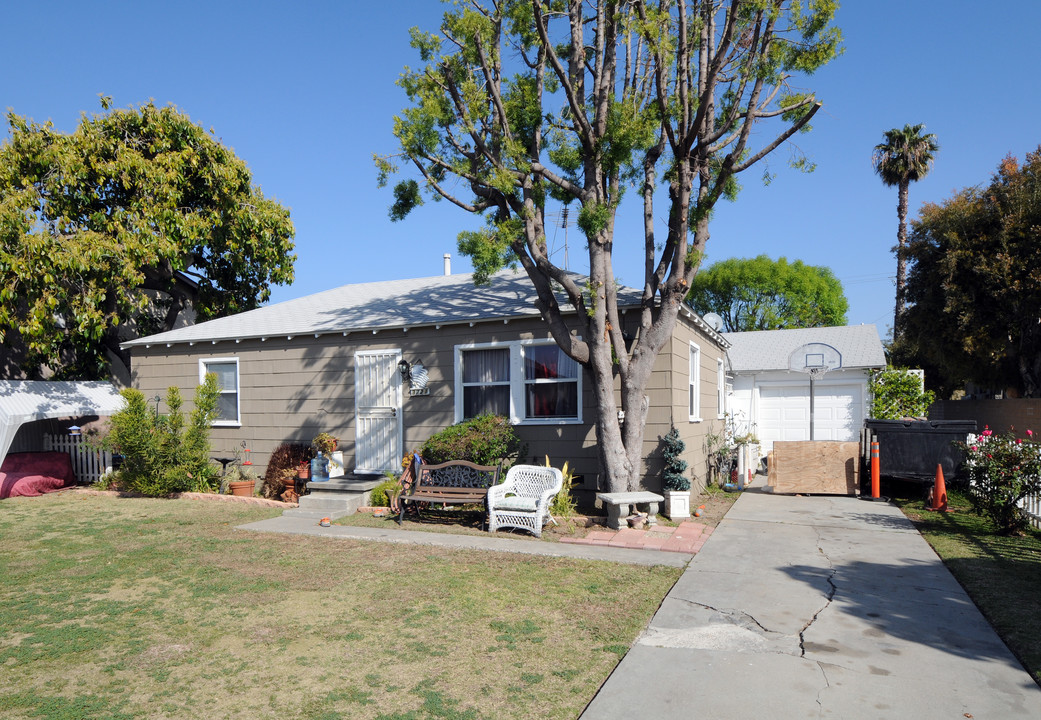 3721 Howard Ave in Los Alamitos, CA - Building Photo