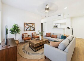 2320 Gracy Farms Ln in Austin, TX - Building Photo