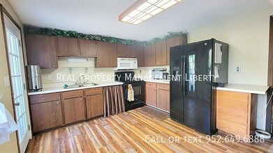 217 9th St in Jordan, MN - Building Photo - Building Photo