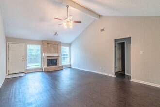 6722 Loch Bruceray Dr in Houston, TX - Building Photo - Building Photo