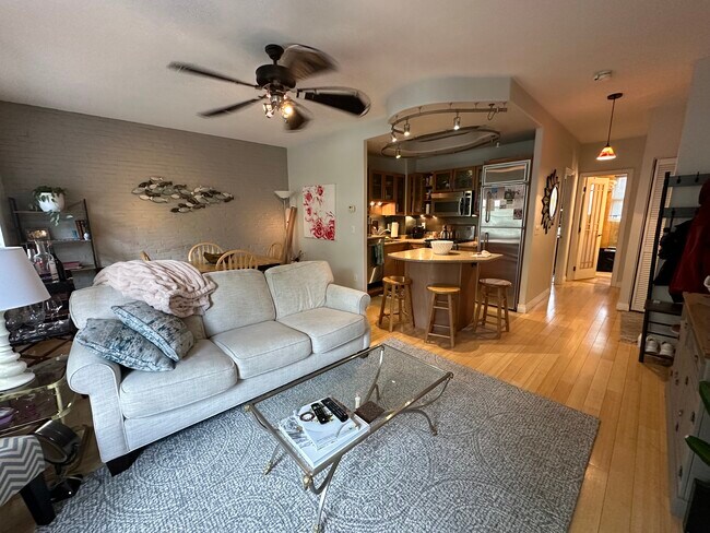 21 Bowdoin St, Unit 3C in Boston, MA - Building Photo - Building Photo