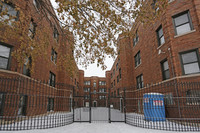 7451 S Bennett Ave in Chicago, IL - Foto de edificio - Building Photo