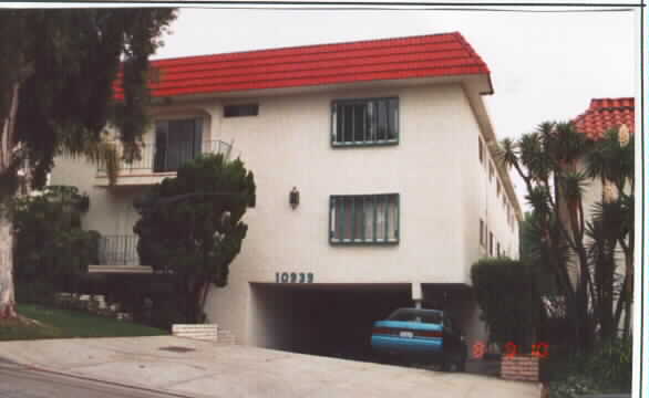 10939 Rose Ave in Los Angeles, CA - Building Photo