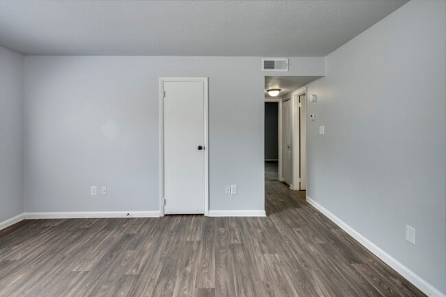 Lafayette Square Apartments in Camden, SC - Foto de edificio - Interior Photo